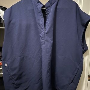 figs scrub top